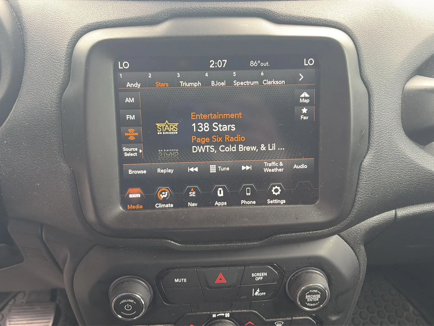 Used 2022 Metallic Jeep Latitude image 8