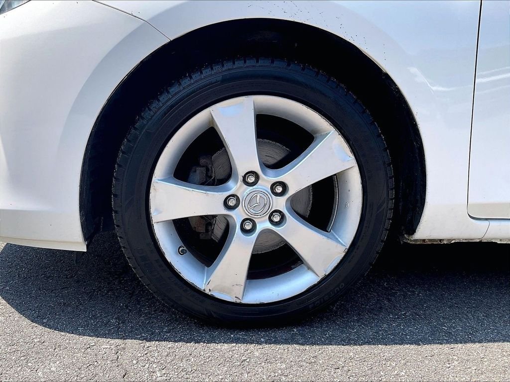 Used 2013 White Mazda i Sport image 21