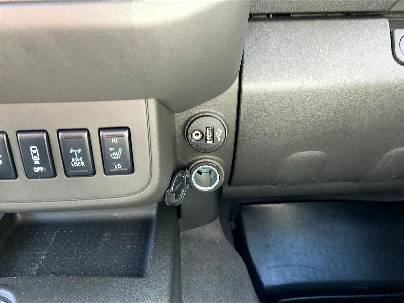Certified Used 2020 White Nissan PRO-4X image 19