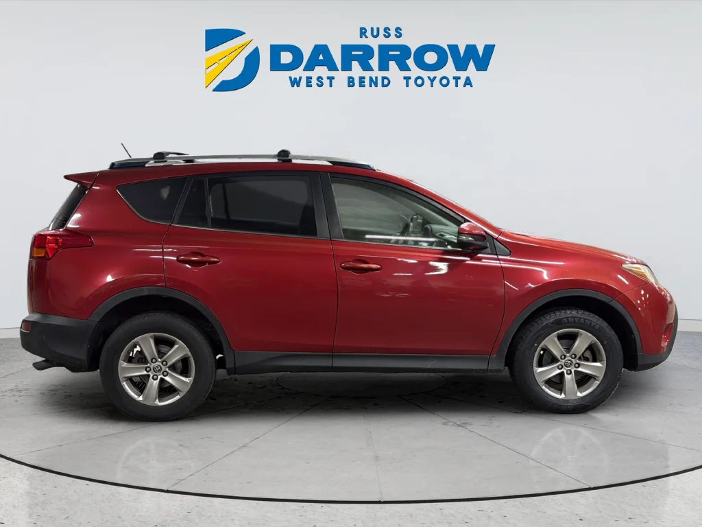 Used 2015 Red Toyota XLE image 6