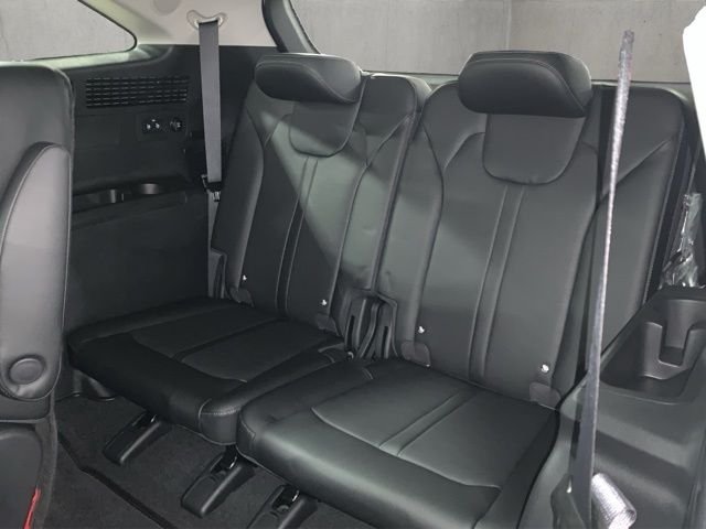 Used 2026 White Kia X-Line EX image 13