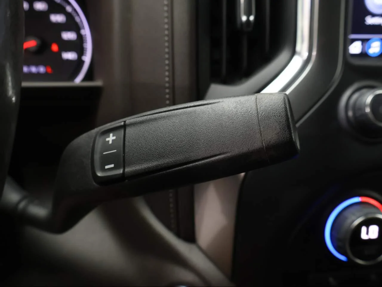 2020 Chevrolet Silverado 1500 LT - Photo 14