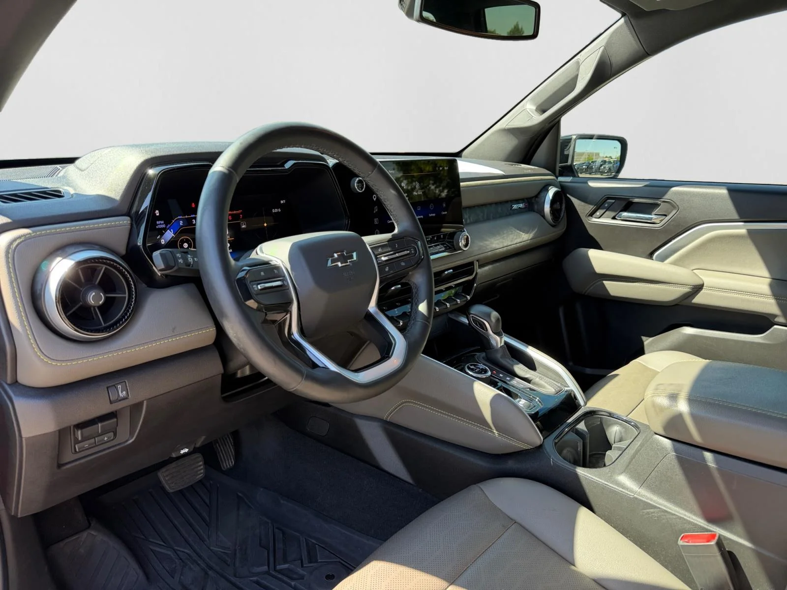 2024 Chevrolet Colorado ZR2 - Photo 12