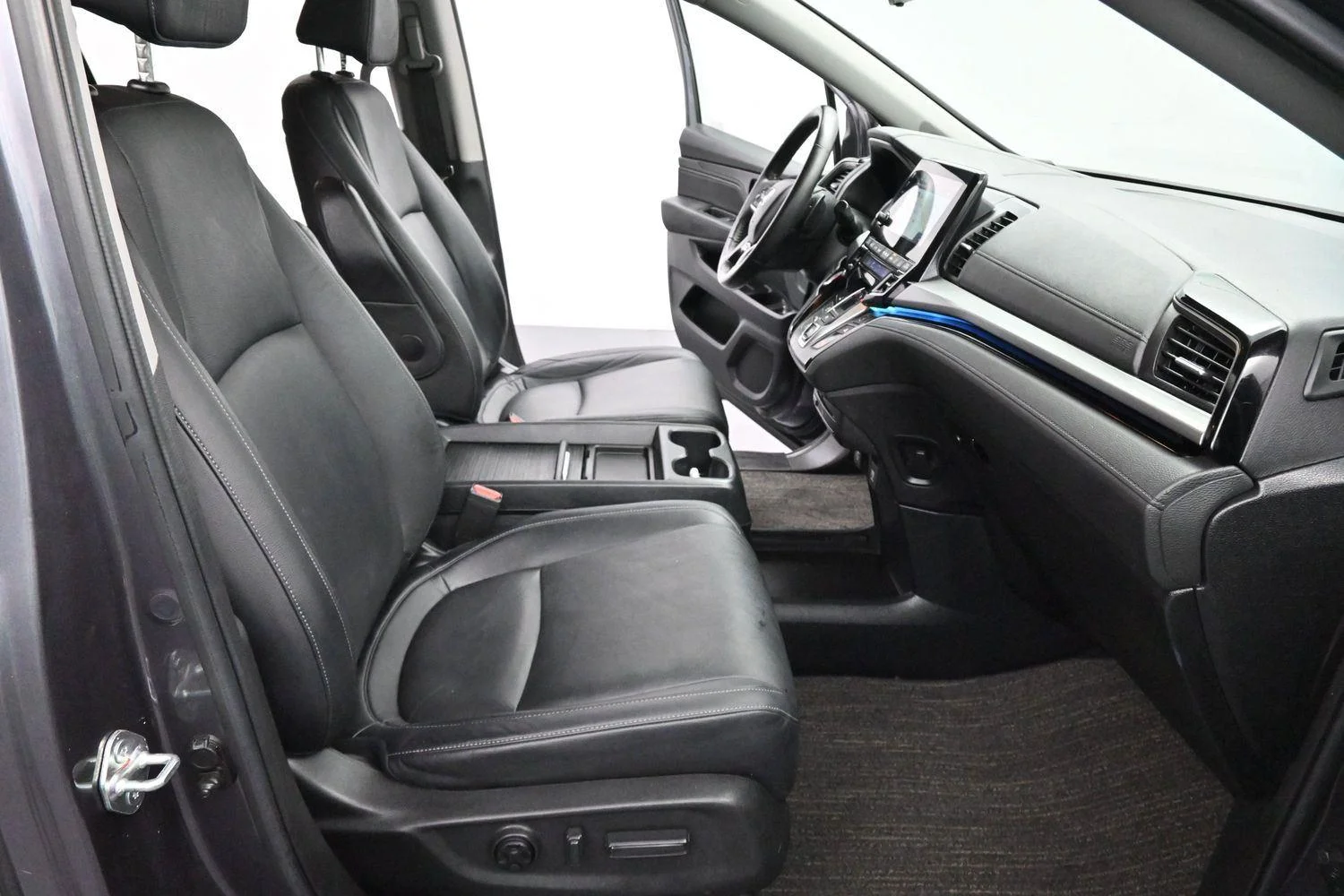 Used 2023 Modern Steel Metallic Honda Touring image 37