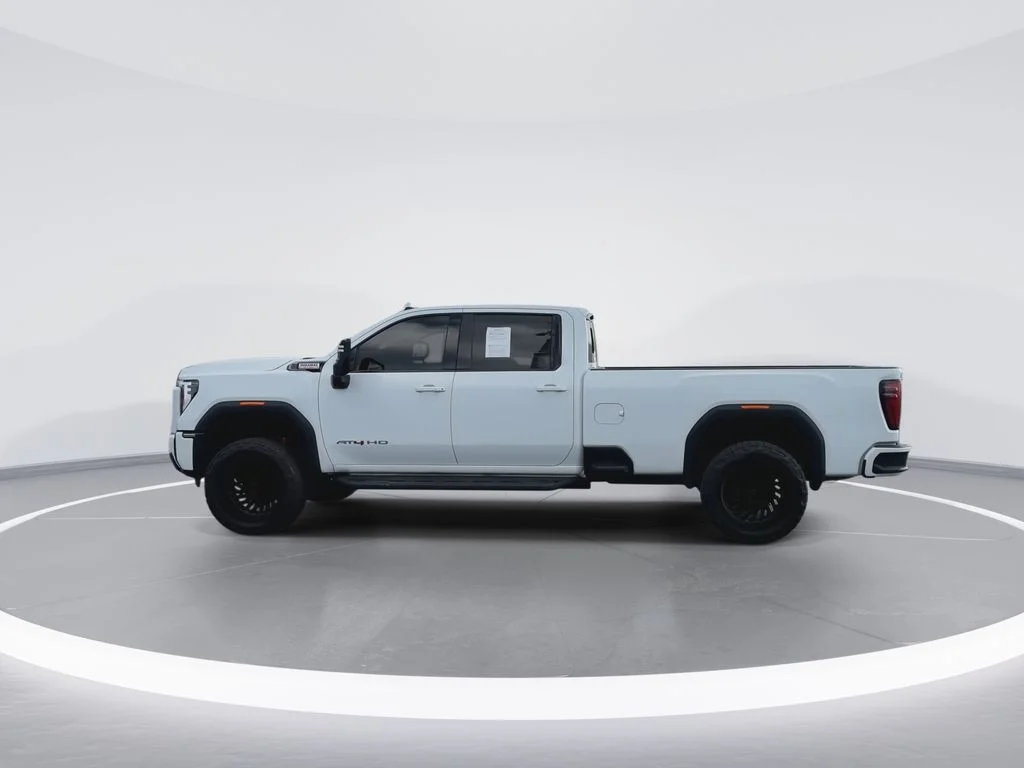 Used 2024 White GMC AT4 image 5