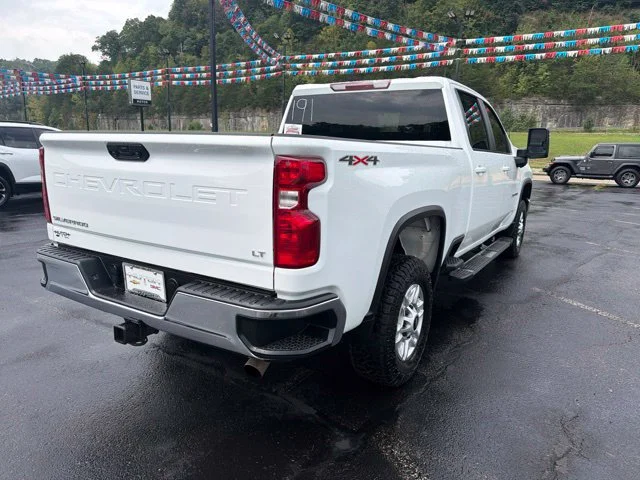 Used 2025 Summit White Chevrolet LT image 3