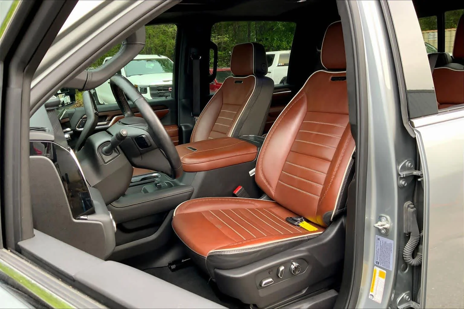 Used 2024 Sterling Metallic GMC Denali Ultimate image 12