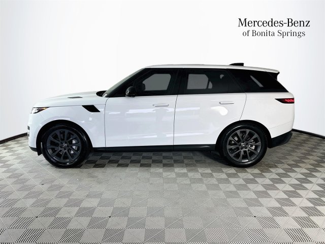Used 2025  Land Rover SE image 4