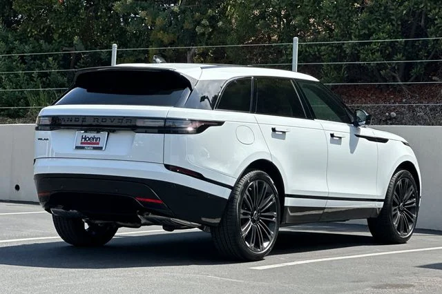 New 2026 Fuji White Land Rover Dynamic SE image 5