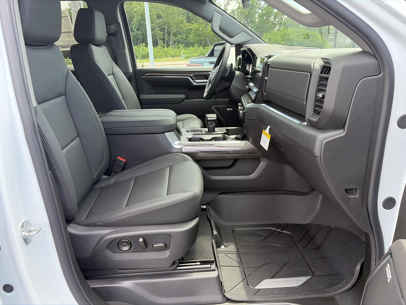 2026 Chevrolet Silverado 1500 LTZ - Photo 20