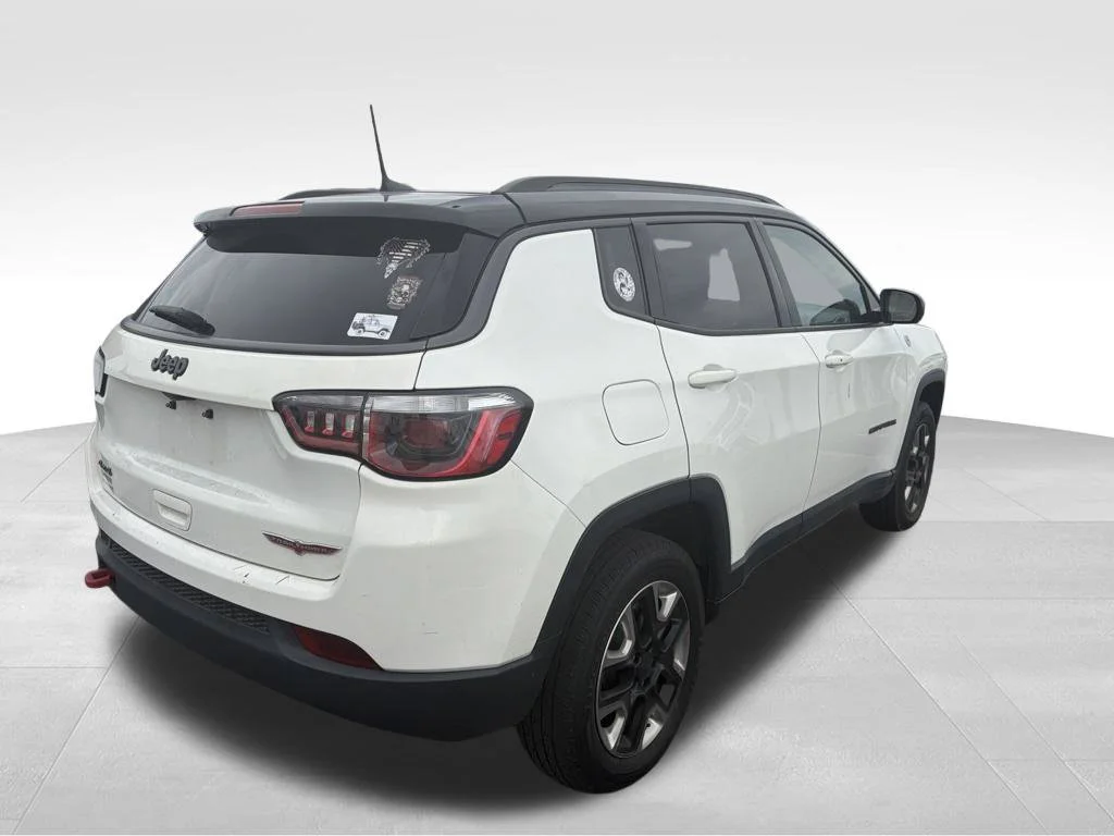 Used 2018 White Jeep Trailhawk image 27