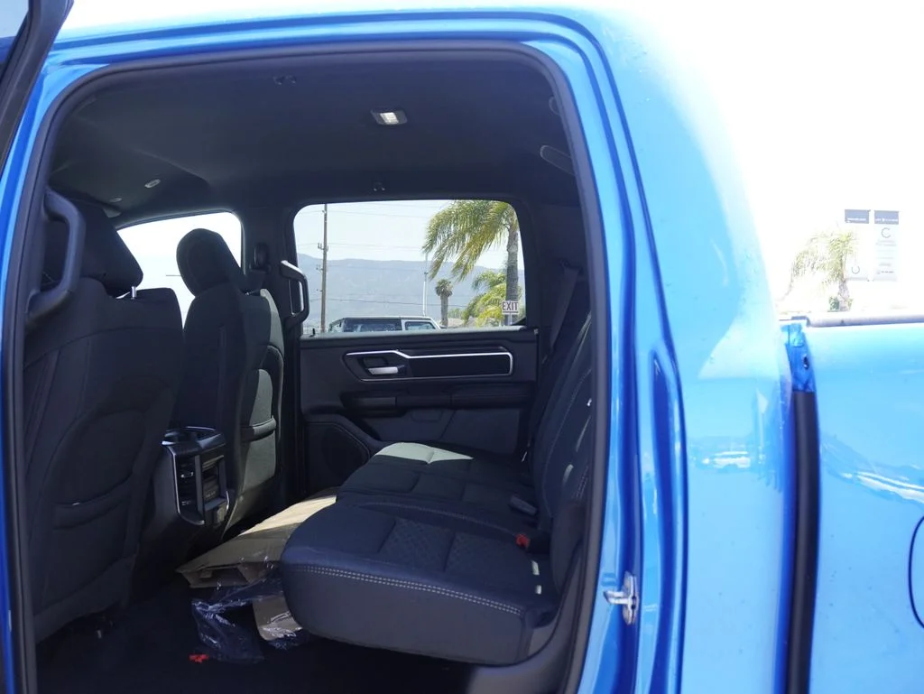 New 2026 Hydro Blue Pearl-Coat Exterior Paint RAM Big Horn/Lone Star image 27