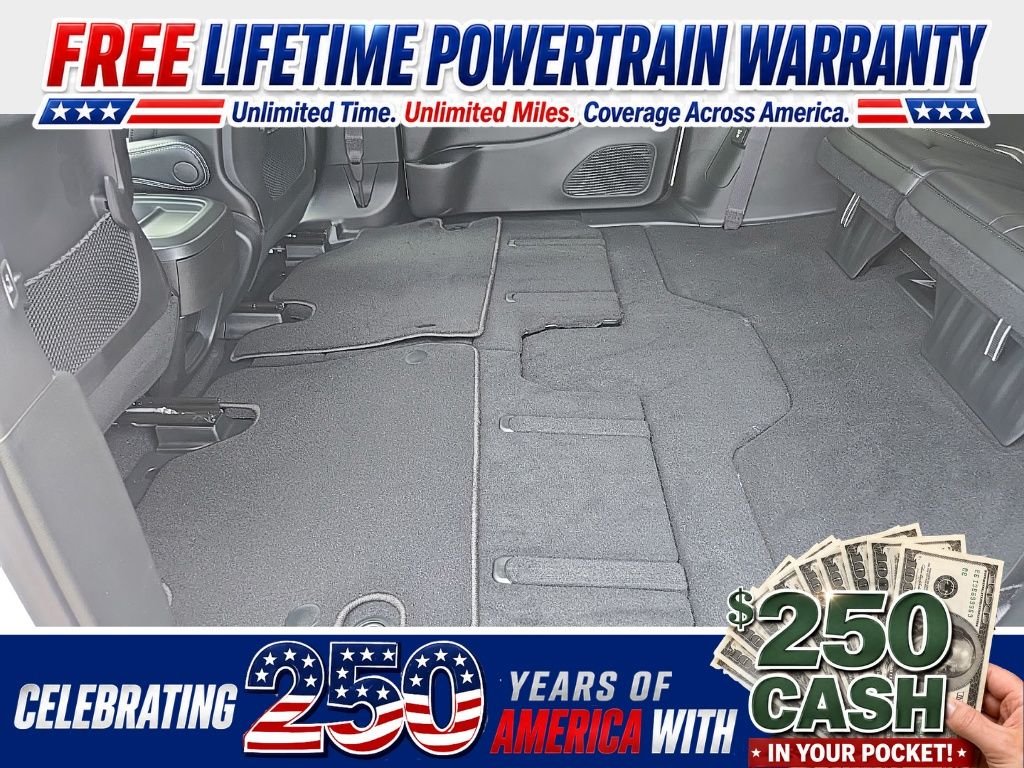 New 2027 Bright White Clear-Coat Exterior Paint Chrysler Select image 92