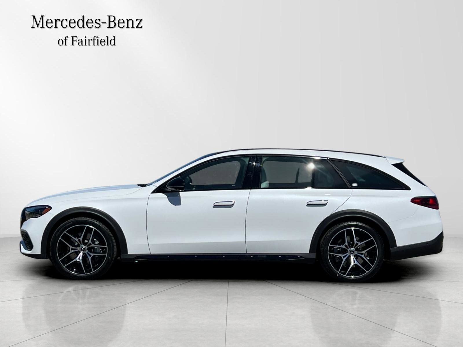 New 2026 MANUFAKTUR Moonlight White Metallic Mercedes-Benz E 450 image 5