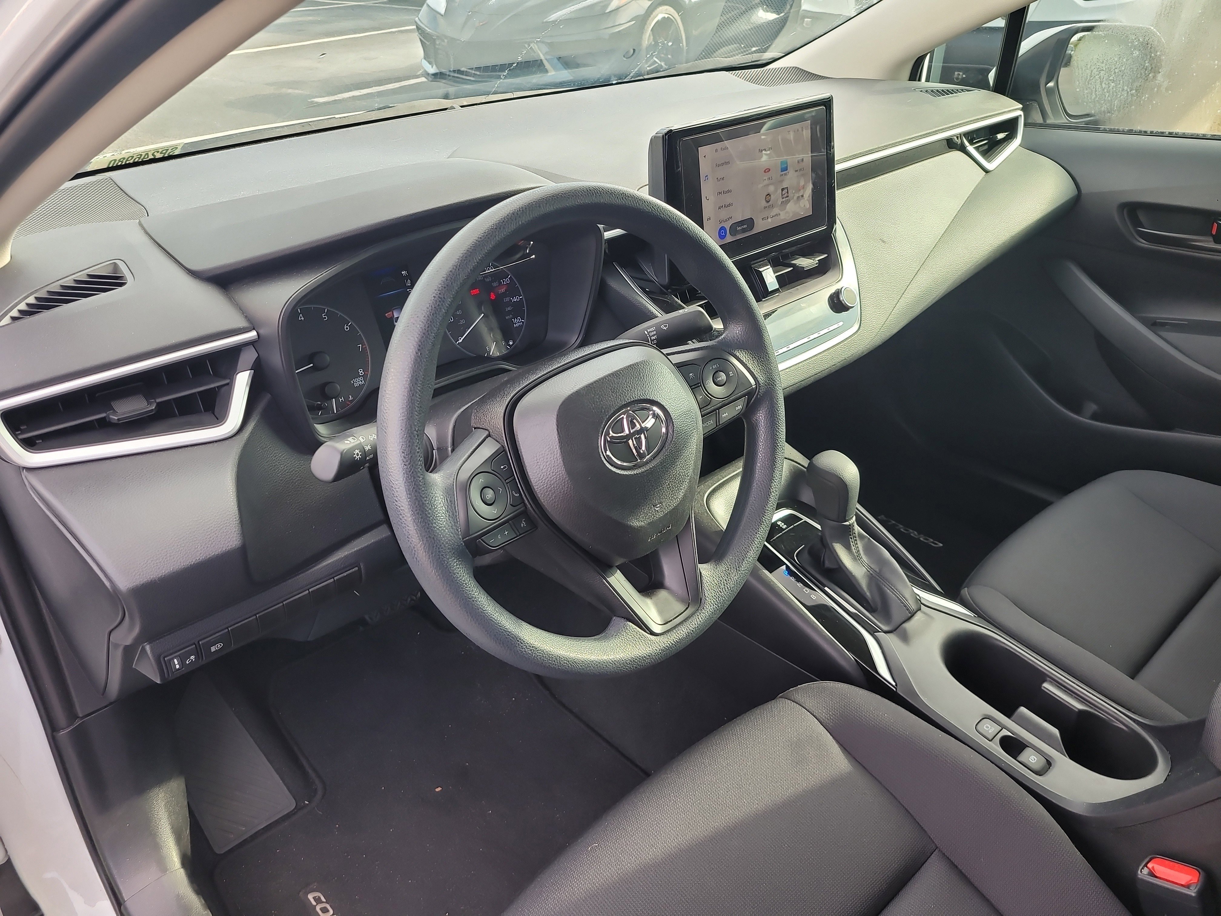 Used 2025 Ice Toyota LE image 18