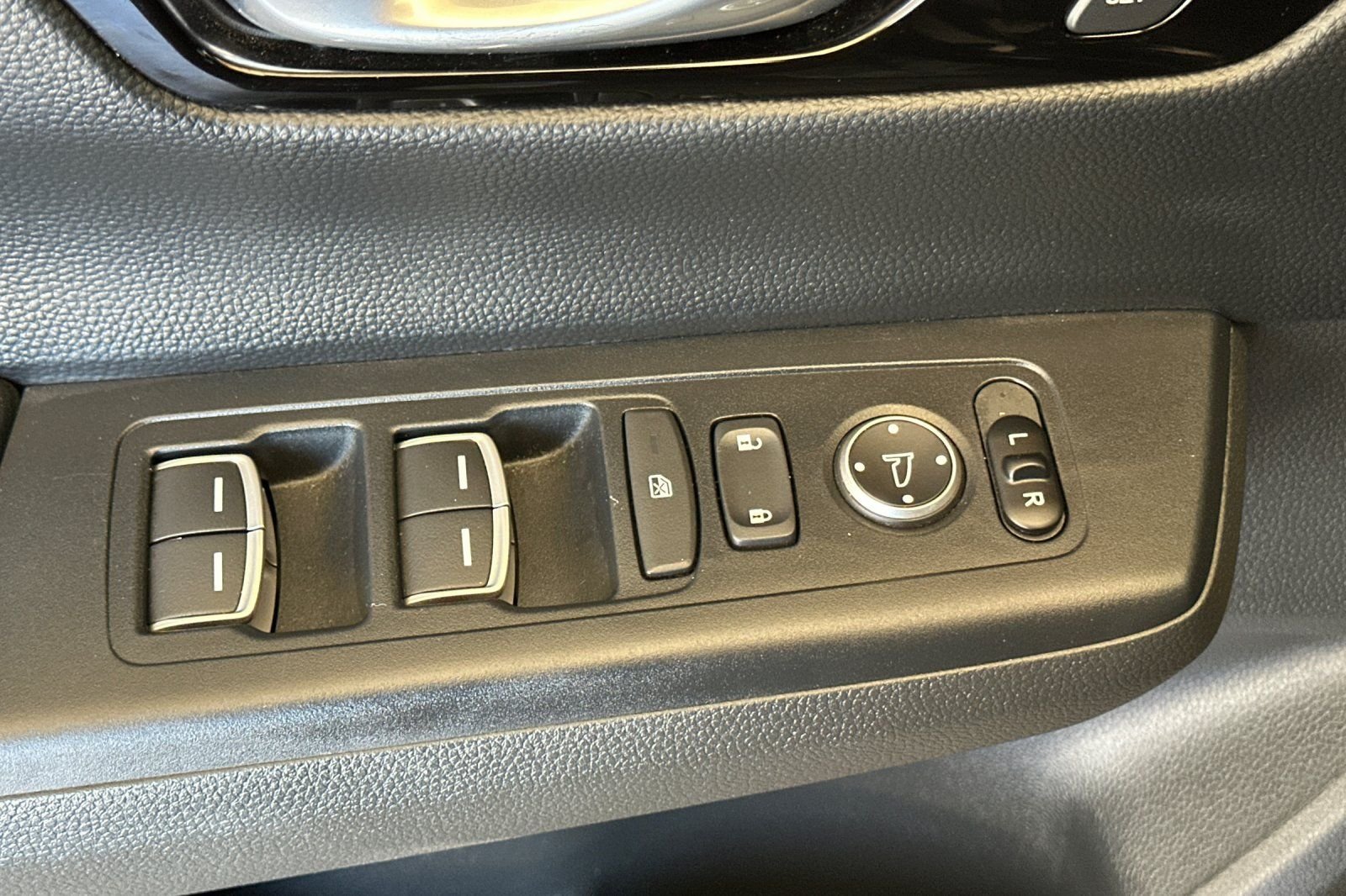 Used 2023  Honda EX-L image 11