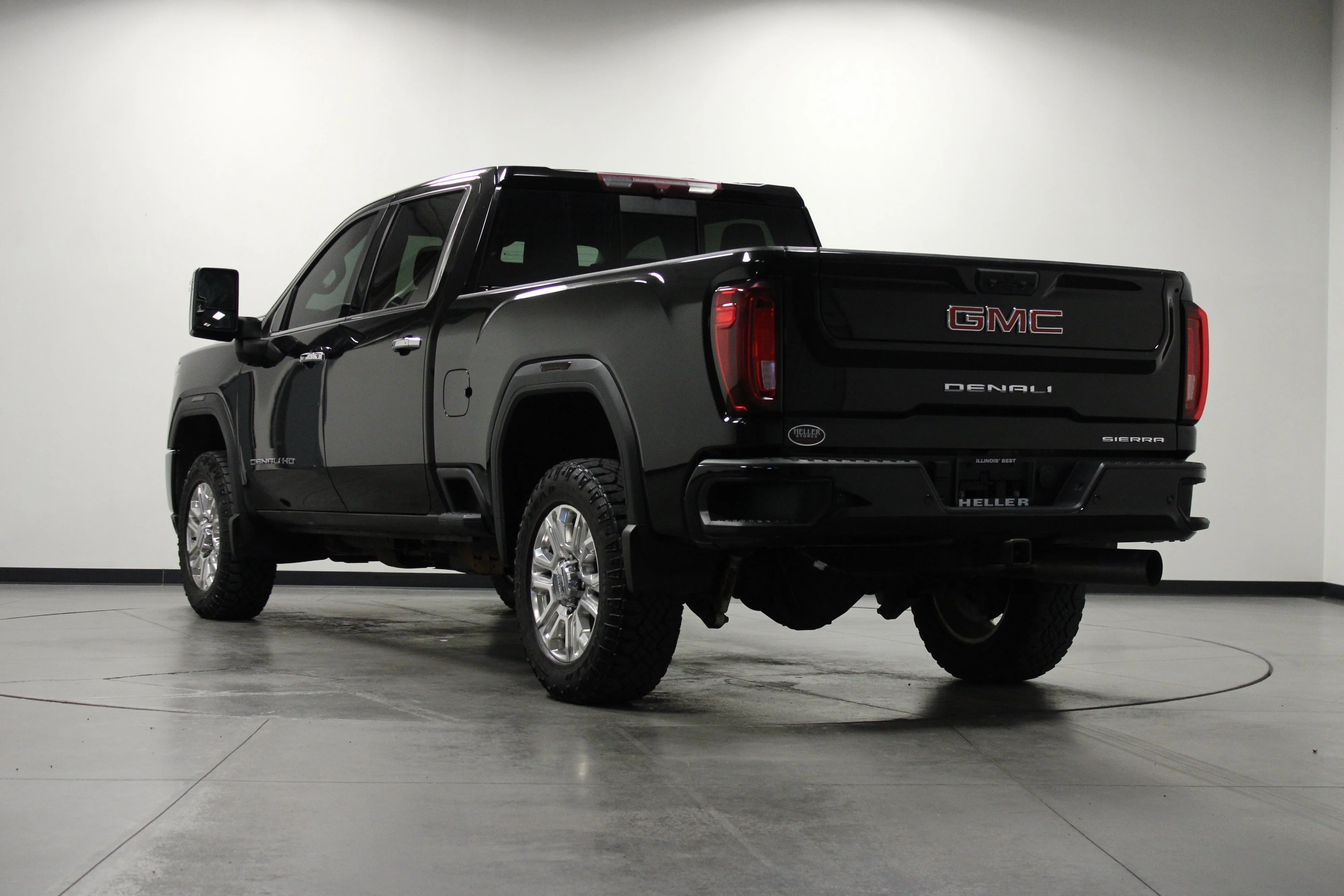 Used 2022 Ebony Twilight Metallic GMC Denali image 6