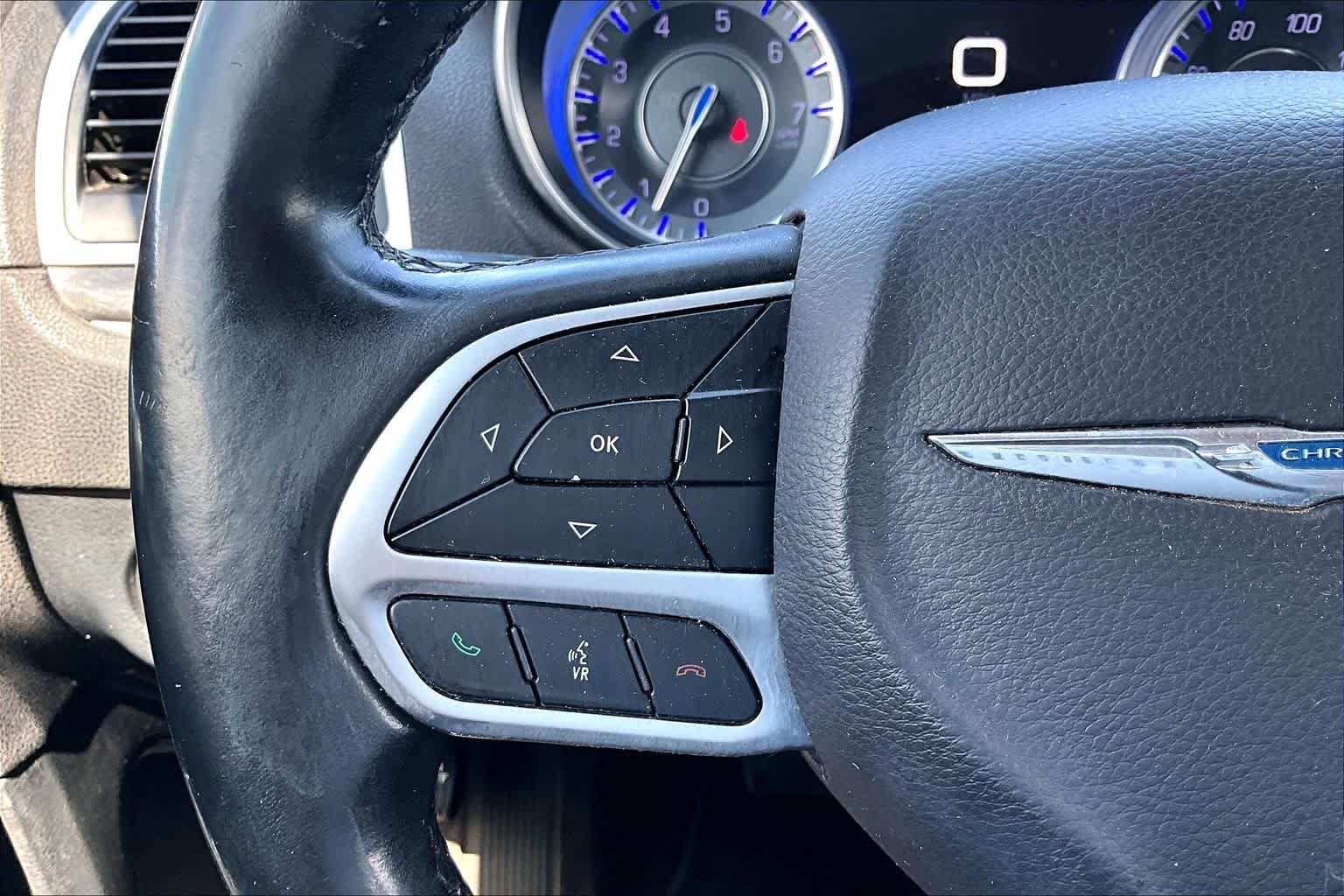 Used 2018 Maximum Steel Metallic Clearcoat Chrysler Touring L image 24