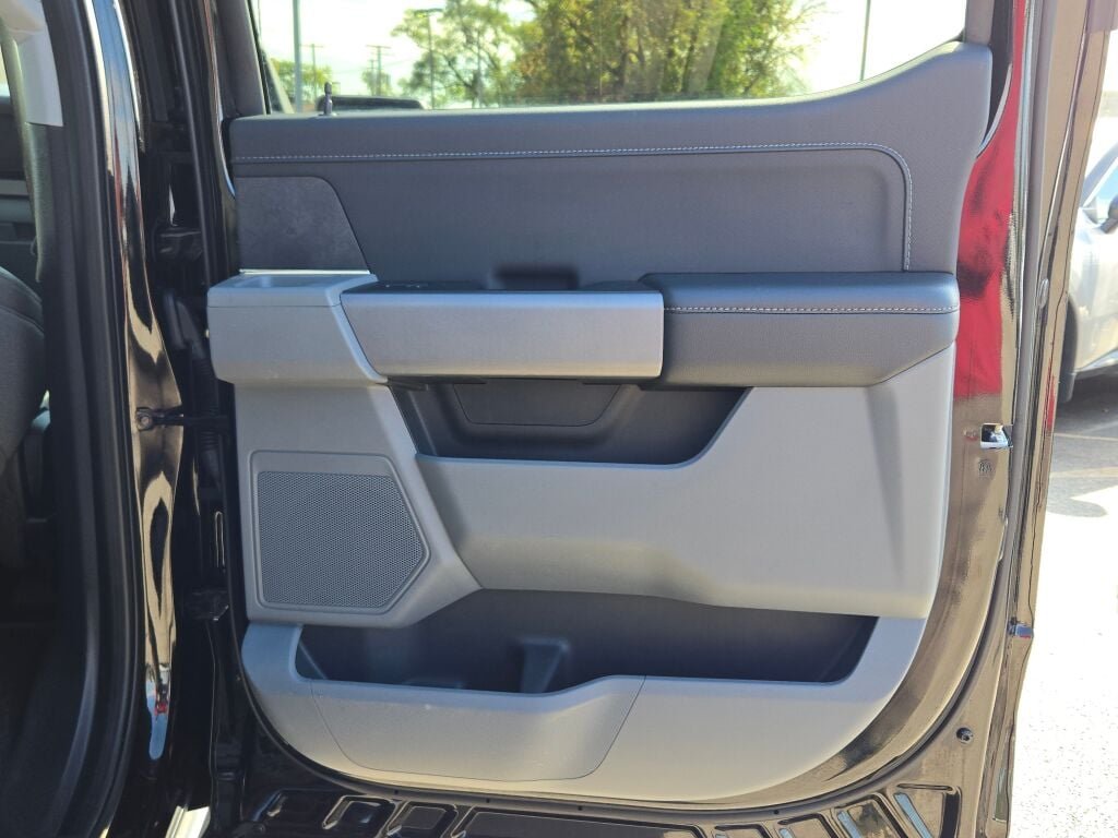 Used 2024 Black Ford XLT image 10