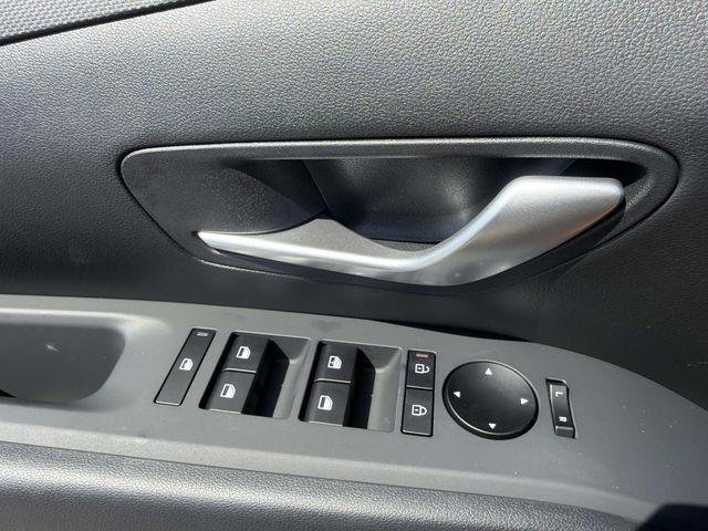 New 2027 Black Hyundai SE FWD image 8