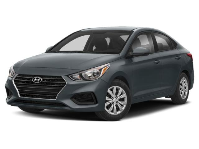Used 2018 Silver Hyundai SE image 4