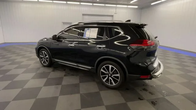 Used 2018 Magnetic Black Nissan SL image 6