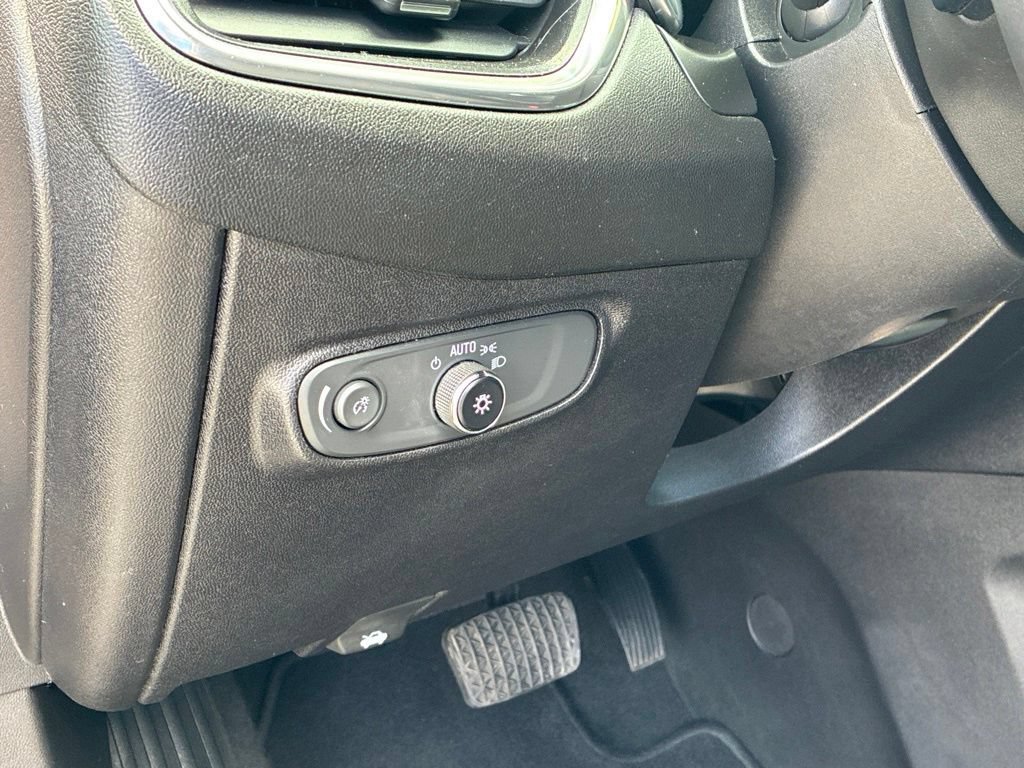 Used 2018 SANDY RIDGE METALLIC Chevrolet LT image 20