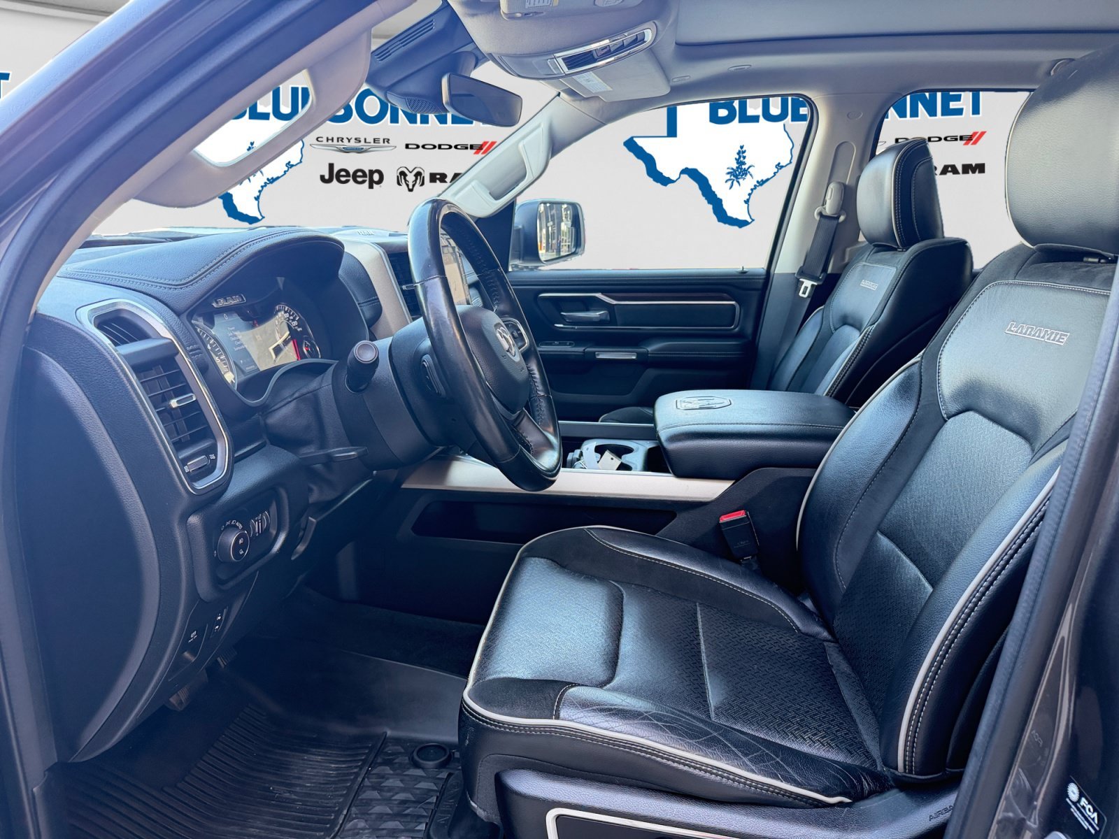 Used 2022 Granite Crystal Metallic Clearcoat Ram Laramie image 11