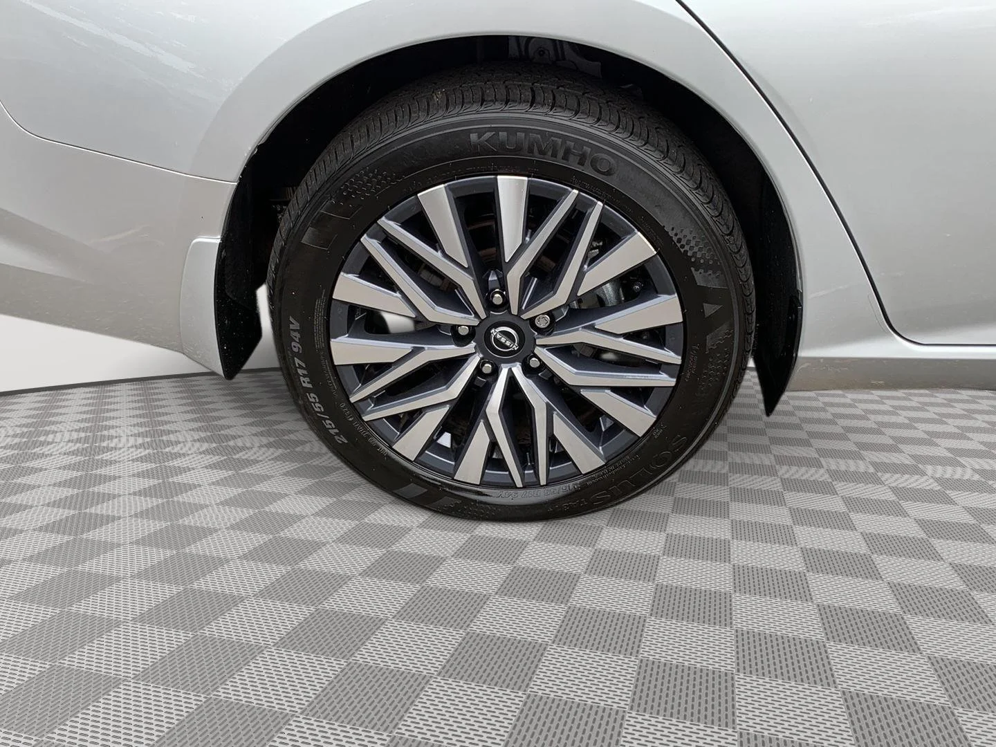 Certified Used 2024 Brilliant Silver Metallic Nissan 2.5 SV image 10