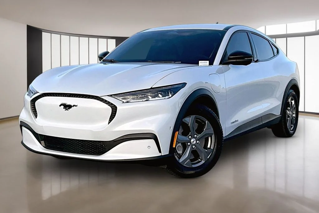 2023 Ford Mustang-Mach-e Select's photo