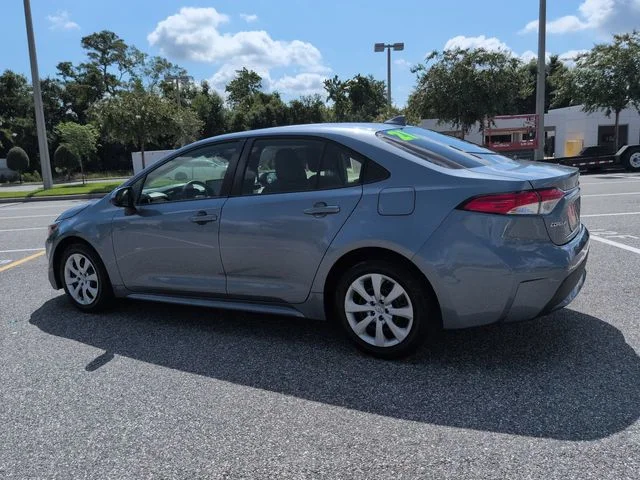 Used 2021  Toyota LE image 6