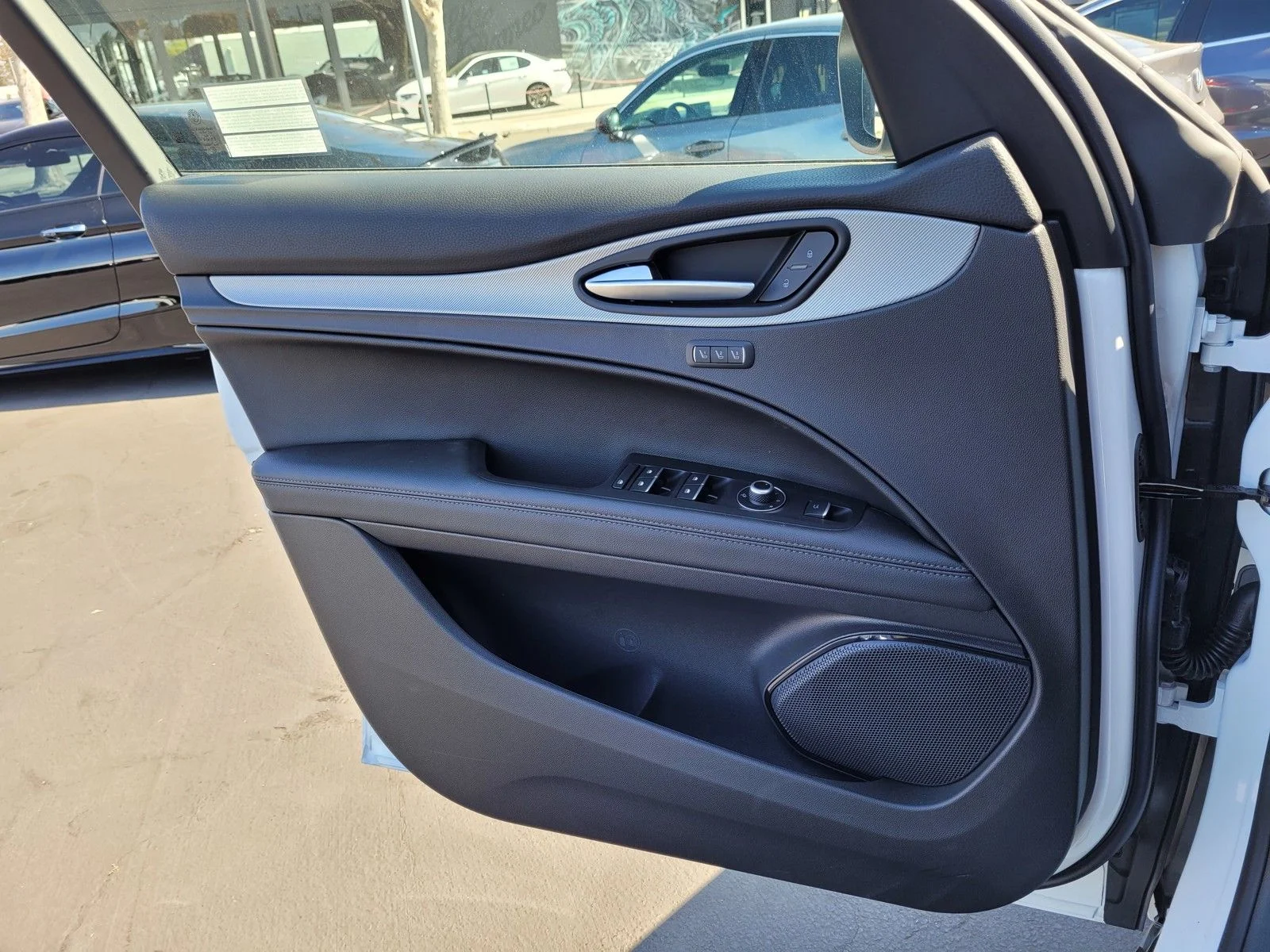 2025 Alfa Romeo Stelvio Base - Photo 12
