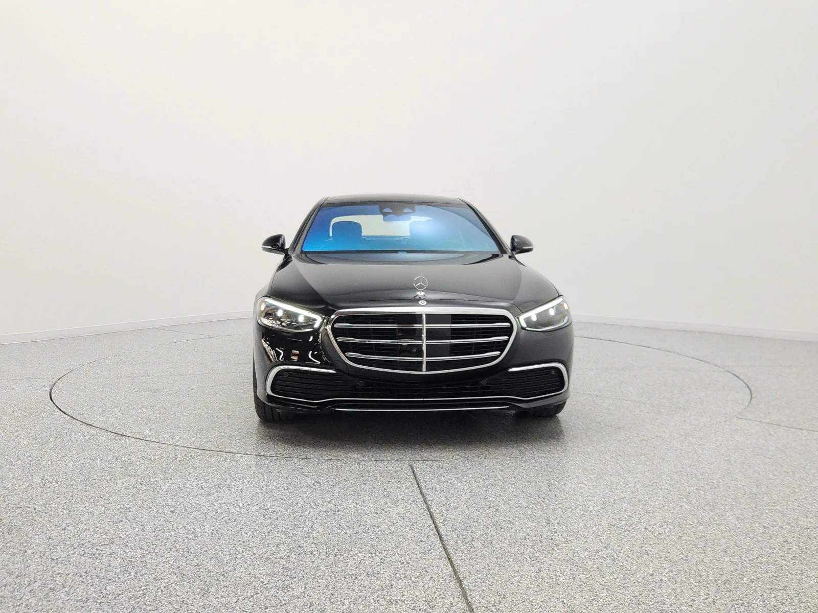 Used 2023 Obsidian Black Mercedes-Benz S 580e 4MATIC® Sedan image 2