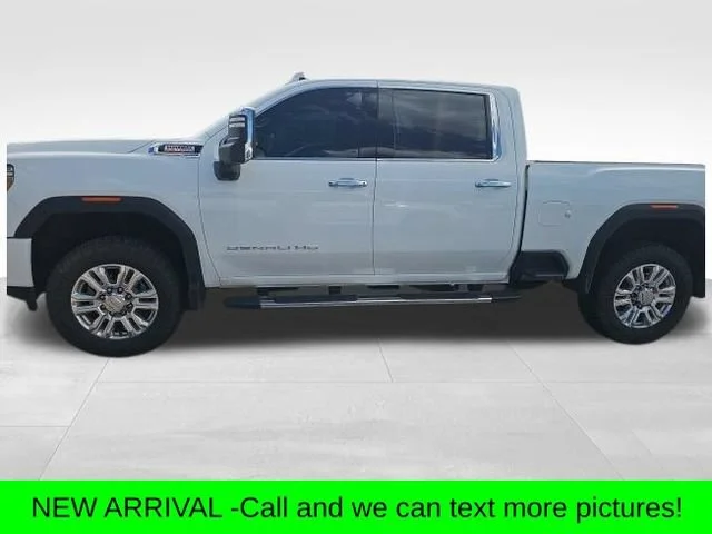 Used 2022 White GMC Denali image 1