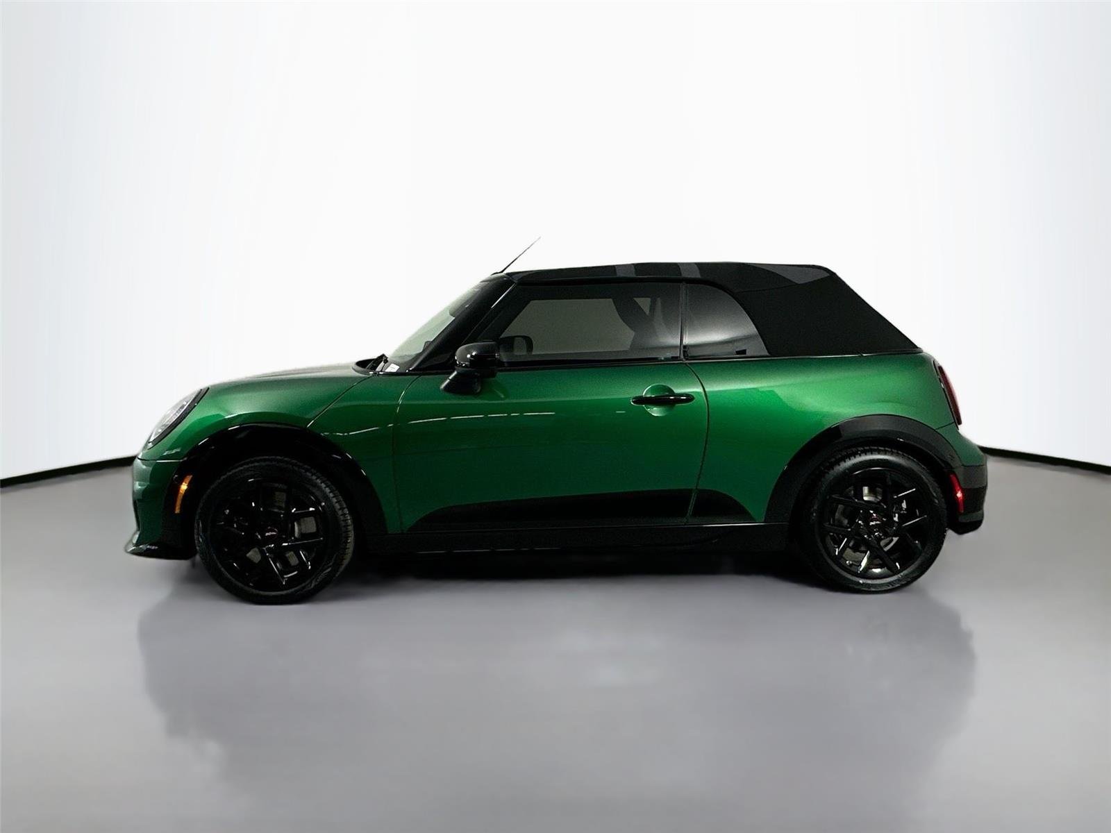 New 2026 British Racing Green IV Metallic MINI Iconic image 8