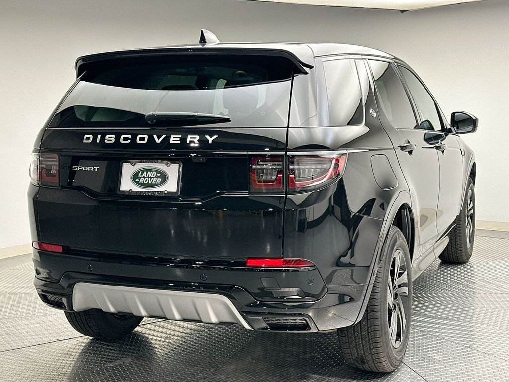 Used 2025 Santorini Black Metallic Land Rover S image 2
