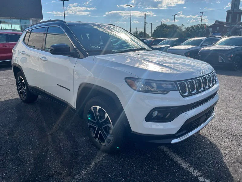 Used 2024 White Jeep Limited image 3