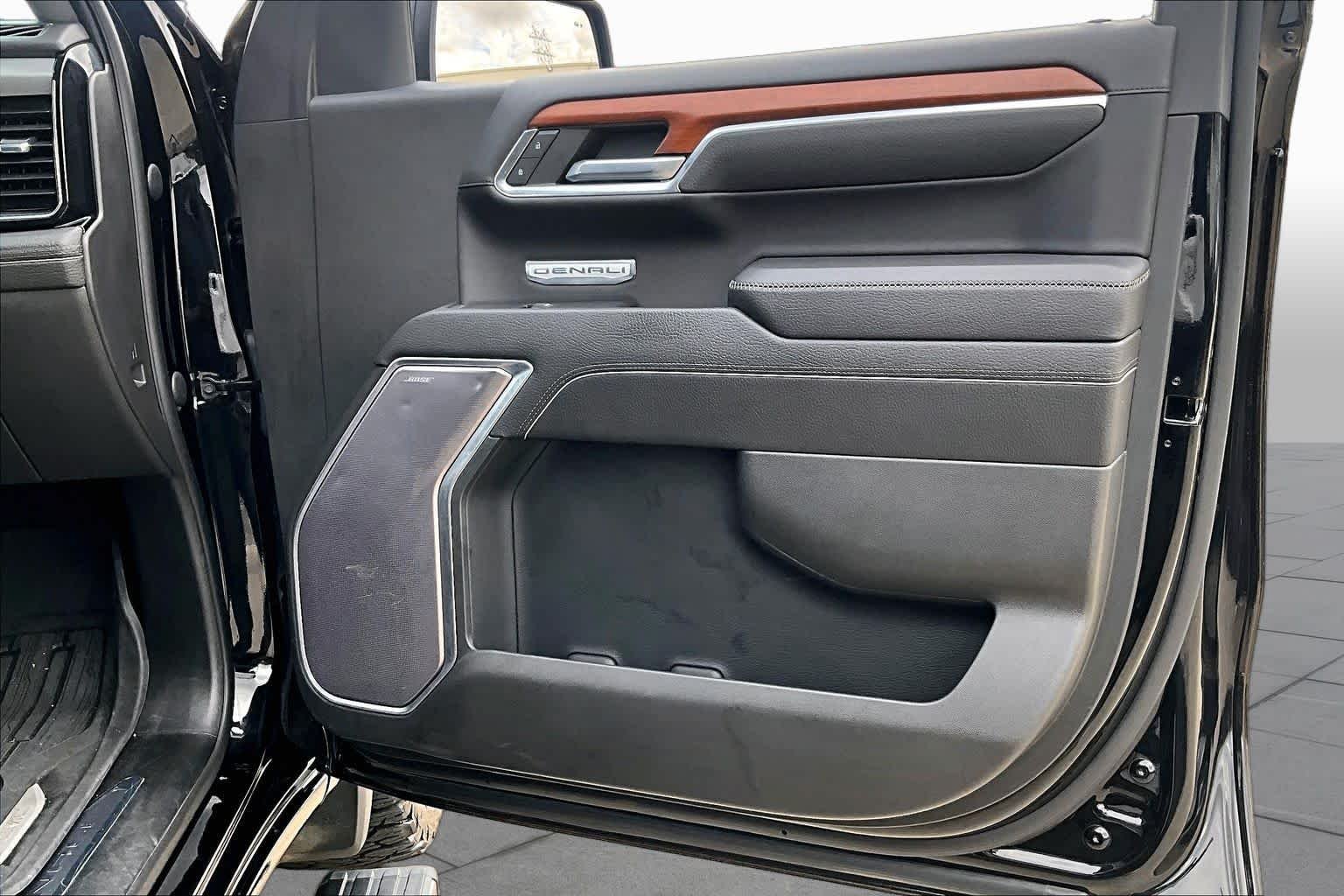 Used 2022 Onyx Black GMC Denali image 23