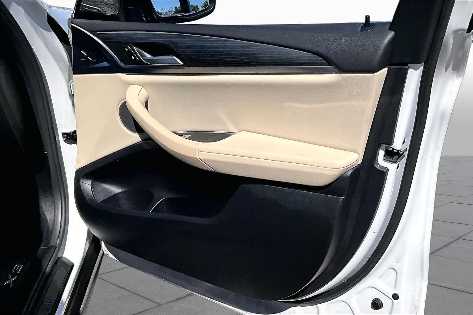 Used 2024 Mineral White Metallic BMW xDrive30i image 20
