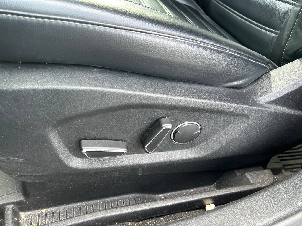 Used 2019 Black Metallic Ford SEL image 22
