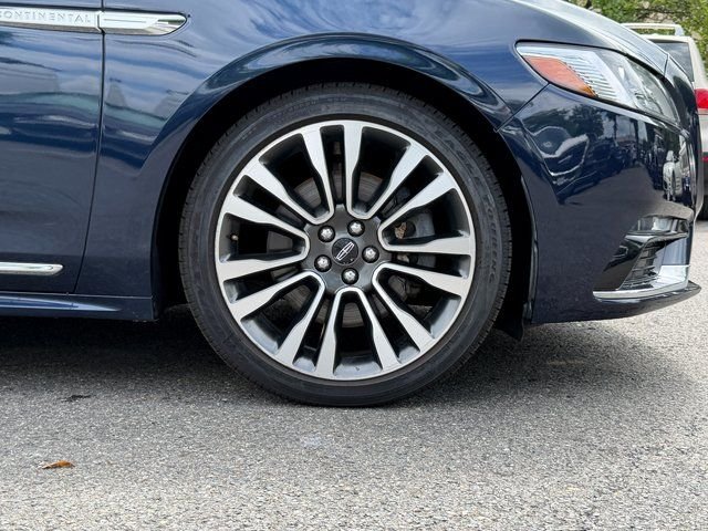 Used 2017 Black Lincoln Reserve image 29