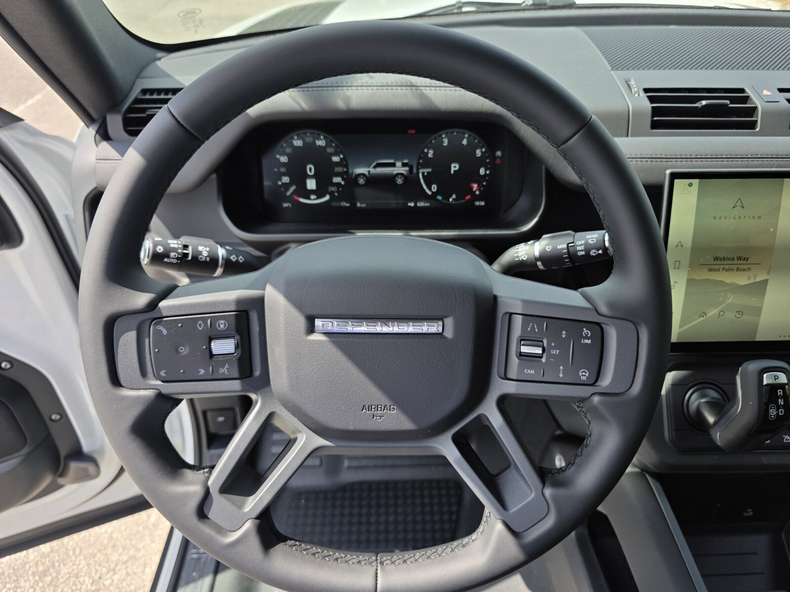 New 2026 Fuji White Land Rover P400 X-Dynamic SE image 15