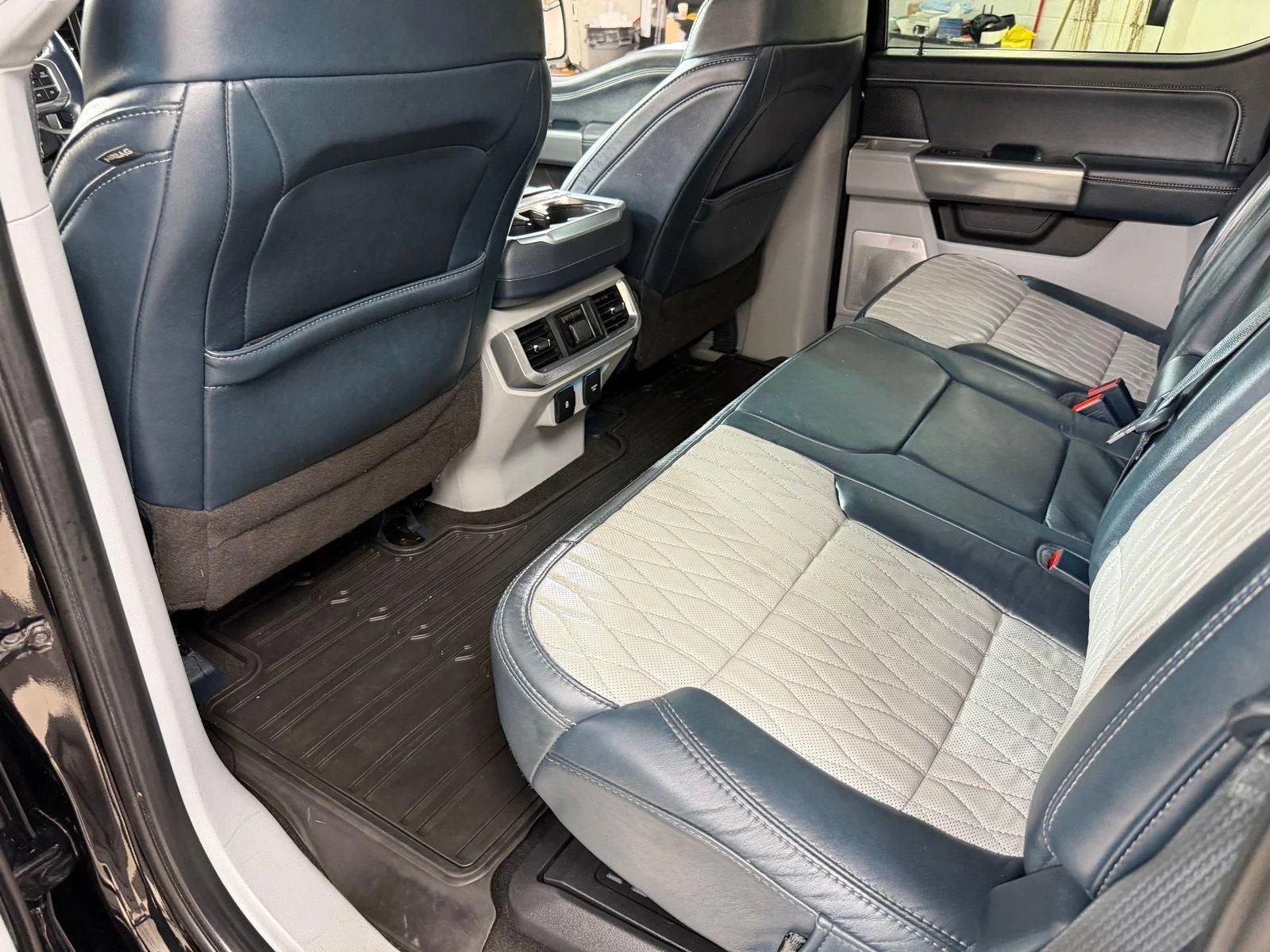Used 2023 Agate Black Metallic Ford Limited image 8