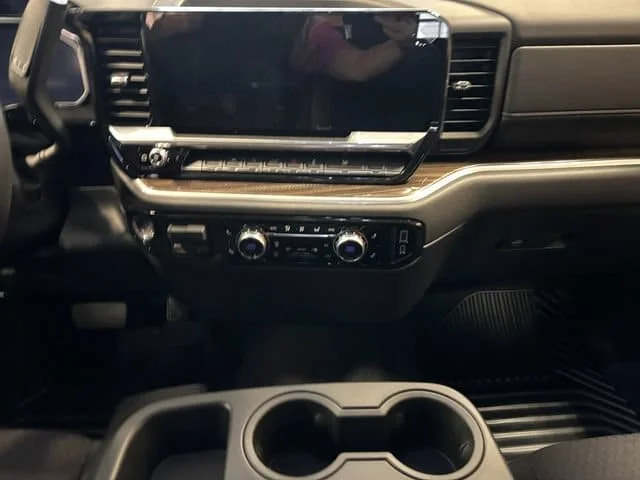New 2026 Summit White GMC Elevation image 12