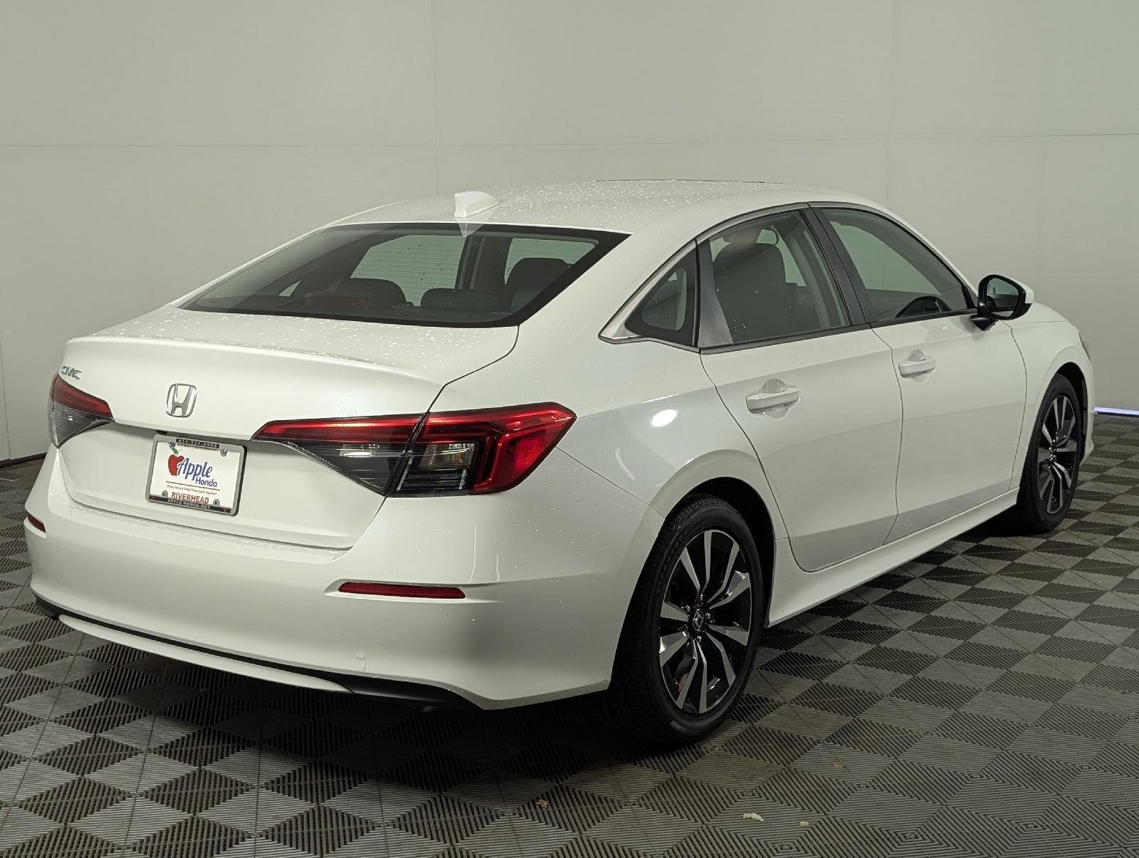 2024 Honda Civic EX - Photo 6