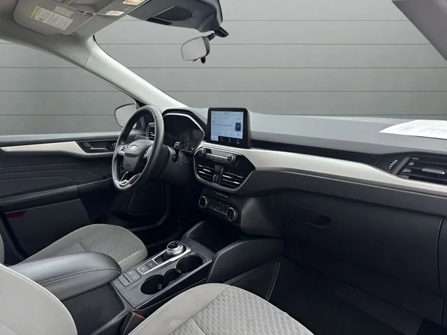Used 2022 Blue Ford SE image 17