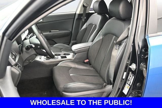 Used 2019 Black Kia S image 10