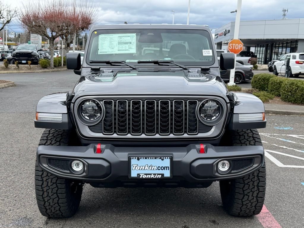 New 2026 Granite Crystal Metallic Clear-Coat Exterior Paint Jeep Rubicon image 3