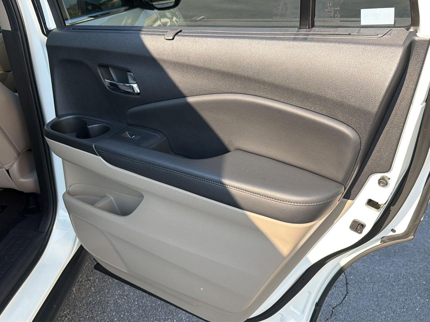 Used 2019 White Diamond Pearl Honda EX-L image 15