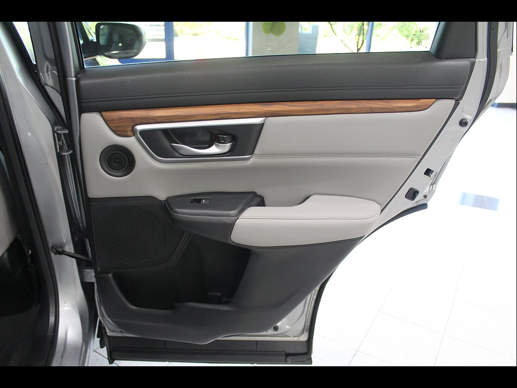 Used 2020 Lunar Silver Metallic Honda Touring image 20